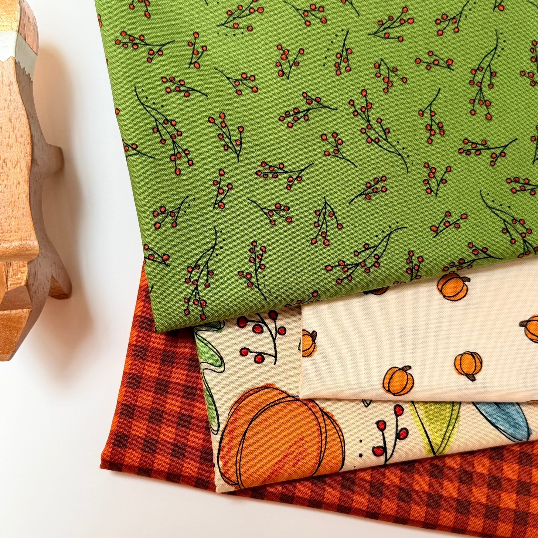 andover fabrics | patchworkstoff | harvest home | harvest berries olive - floydthefox