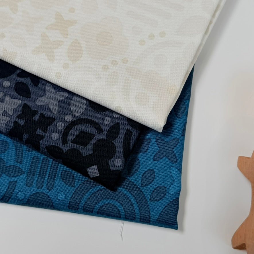andover fabrics | patchworkstoff | shadow 2026 | this & that graphite - floydthefox