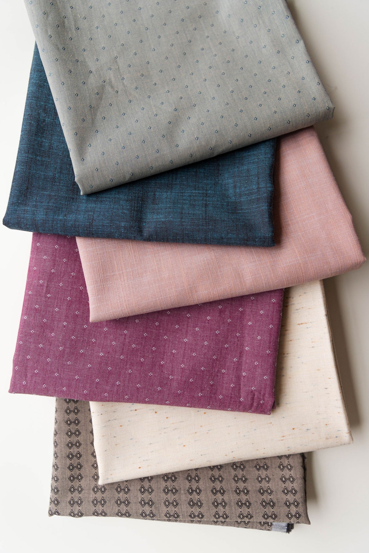 art gallery fabrics | wildflower wovens | diamonds in moonlight - floydthefox