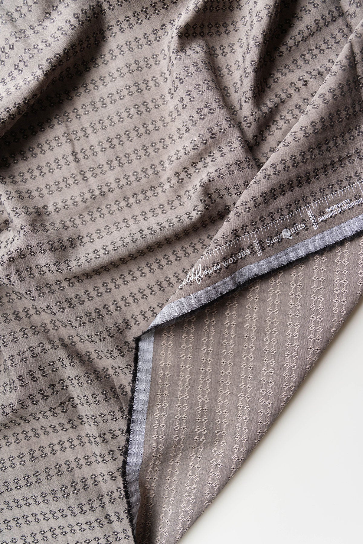 art gallery fabrics | wildflower wovens | diamonds in moonlight - floydthefox