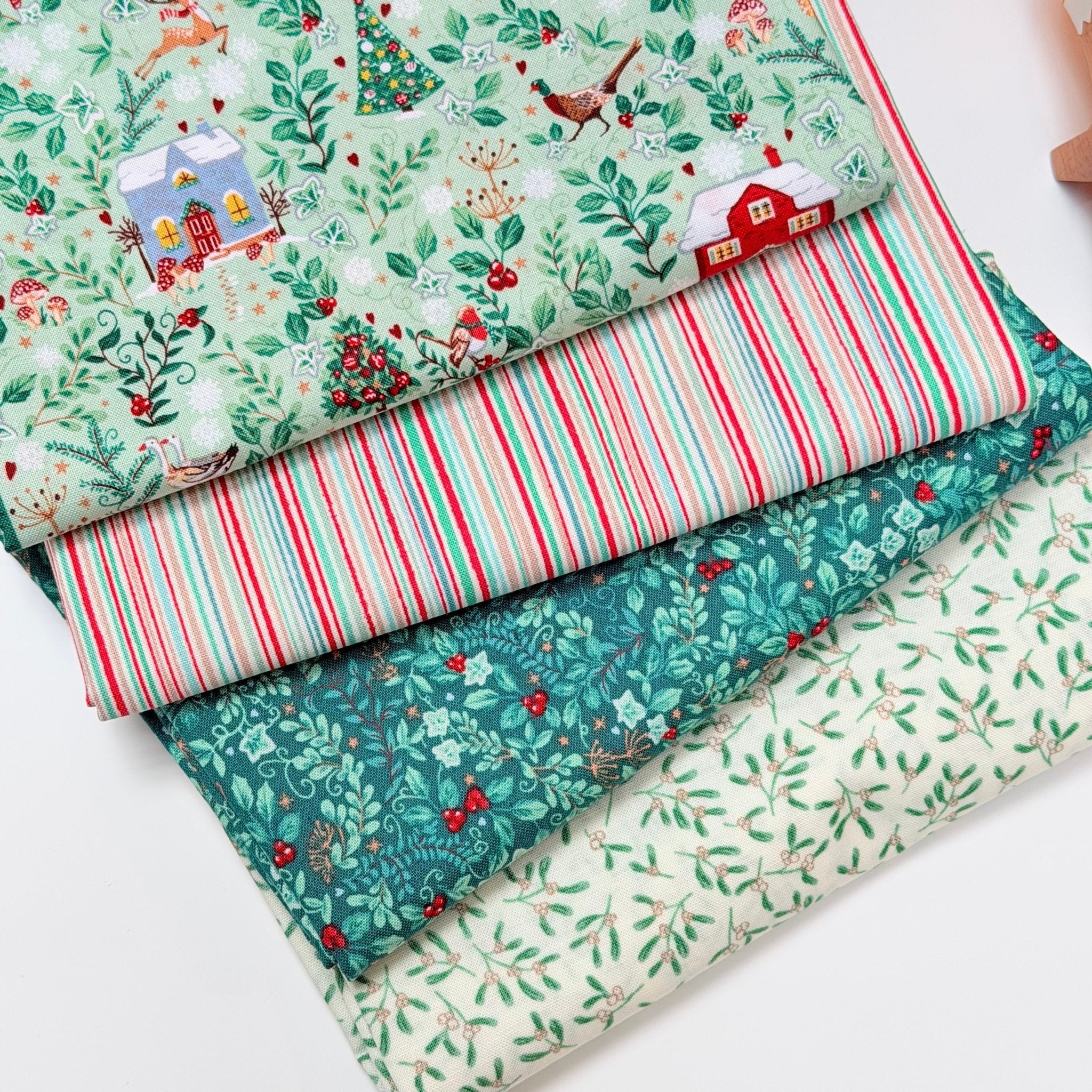 makower uk | patchworkstoff | country christmas | cottages green - floydthefox