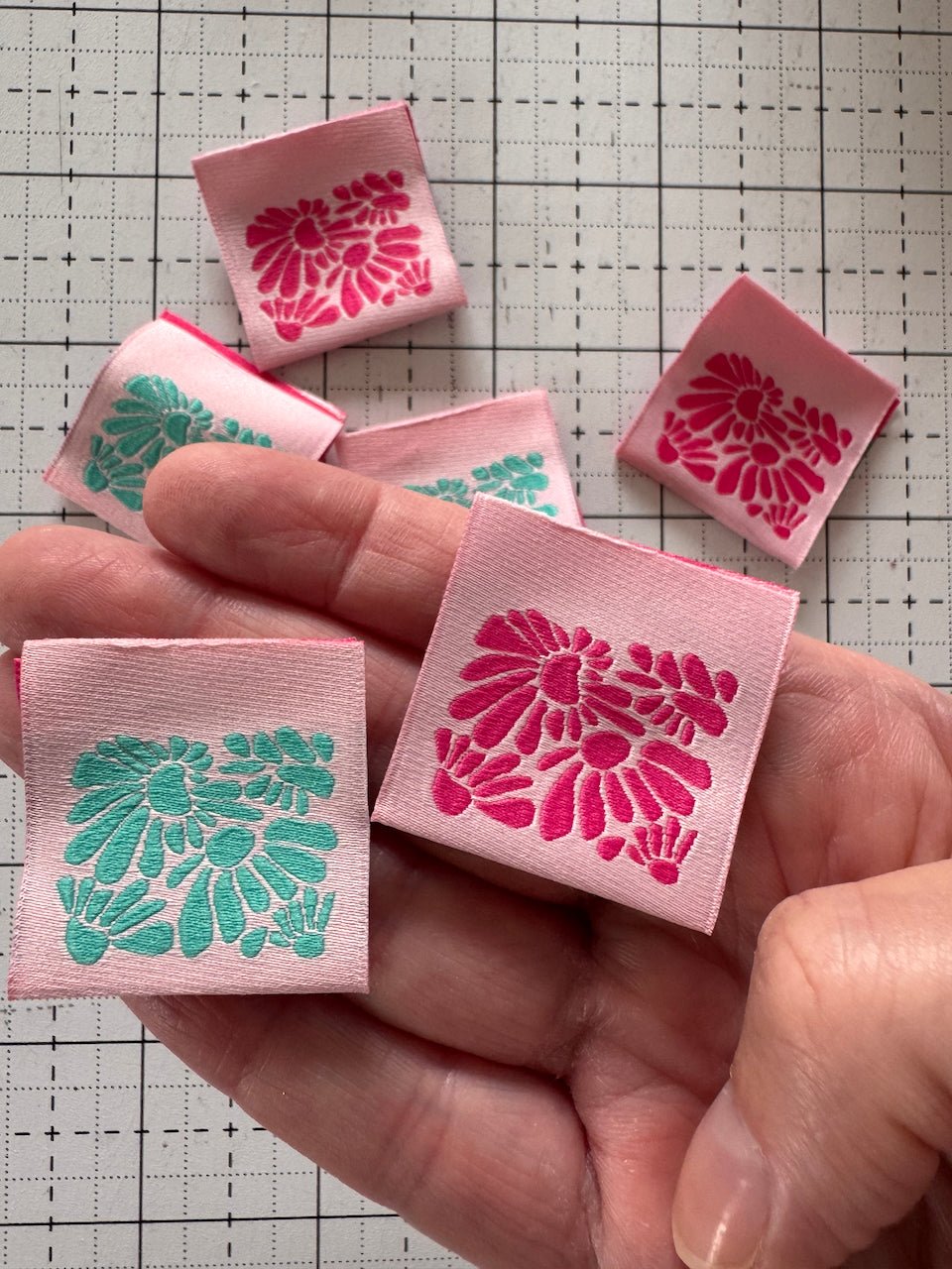 quiltwerke & friends weblabel | sublime stitchery| label bloom pink - floydthefox