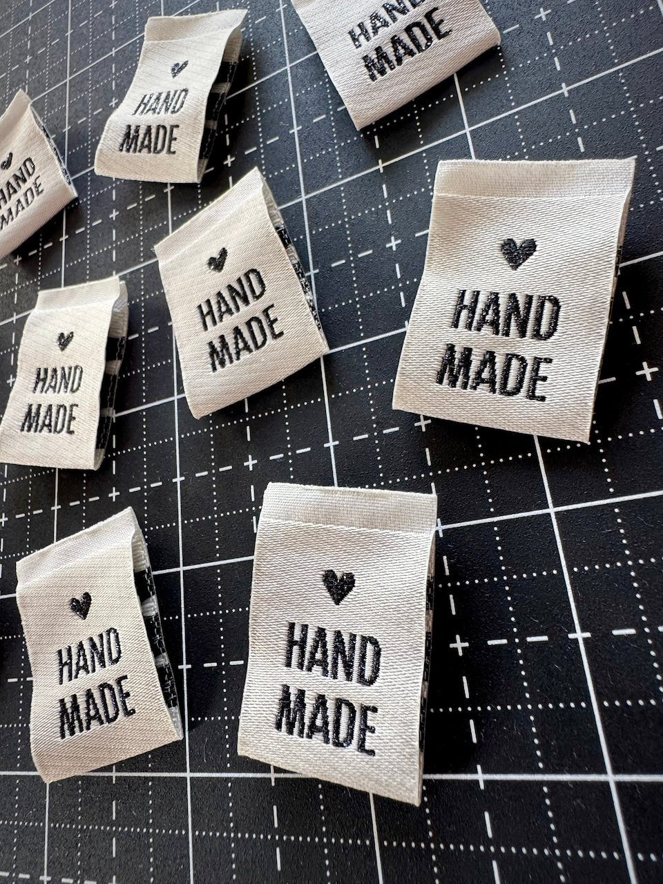 quiltwerke weblabel | special edition 2/2025 | label handmade grau/schwarz - floydthefox