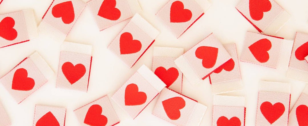 sarah hearts | weblabel | rotes herz - floydthefox