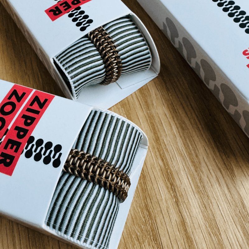 zipper zoo | endlos - reißverschluss | striped olive - floydthefox