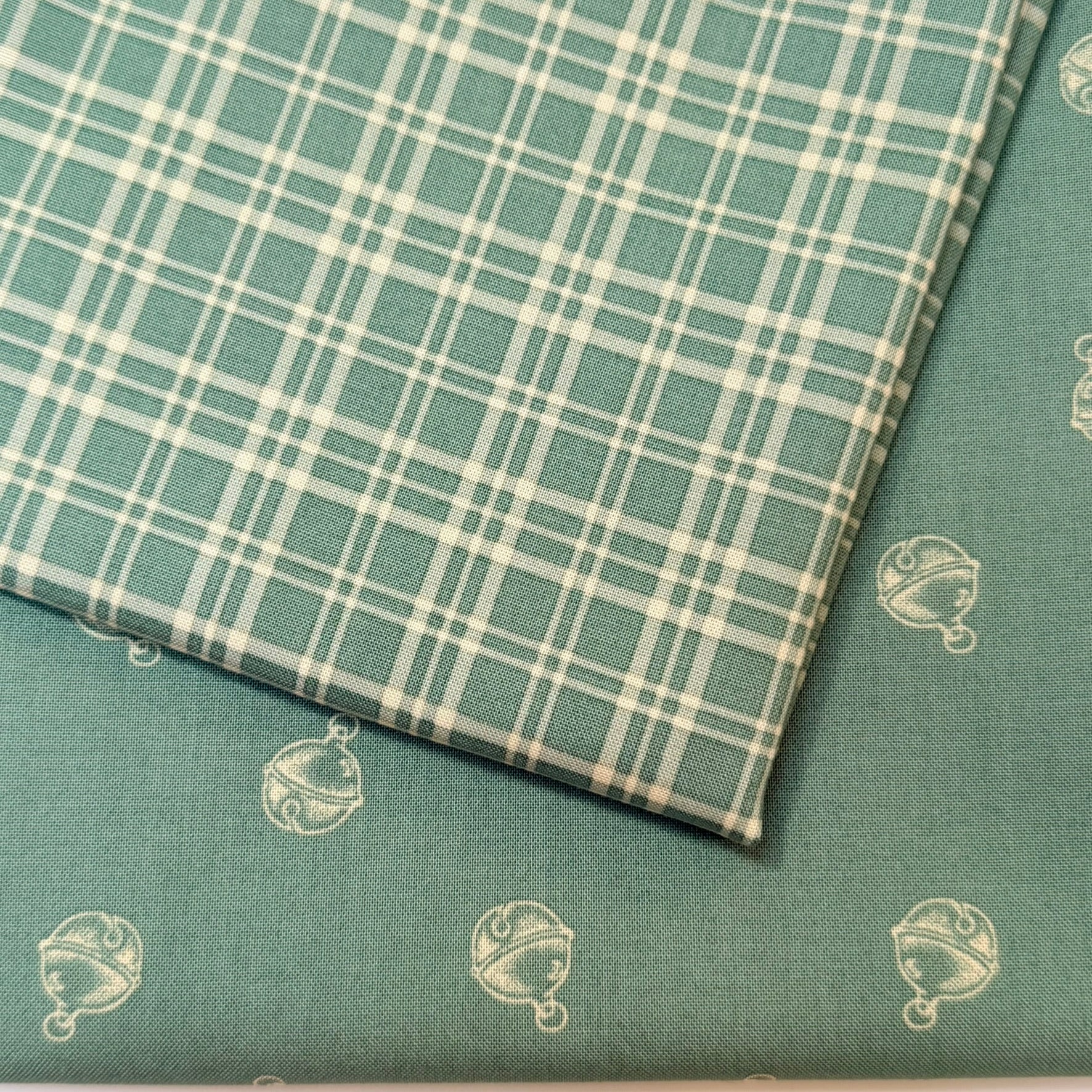 andover fabrics | patchworkstoff | jingle bell | pajama plaid vintage blue