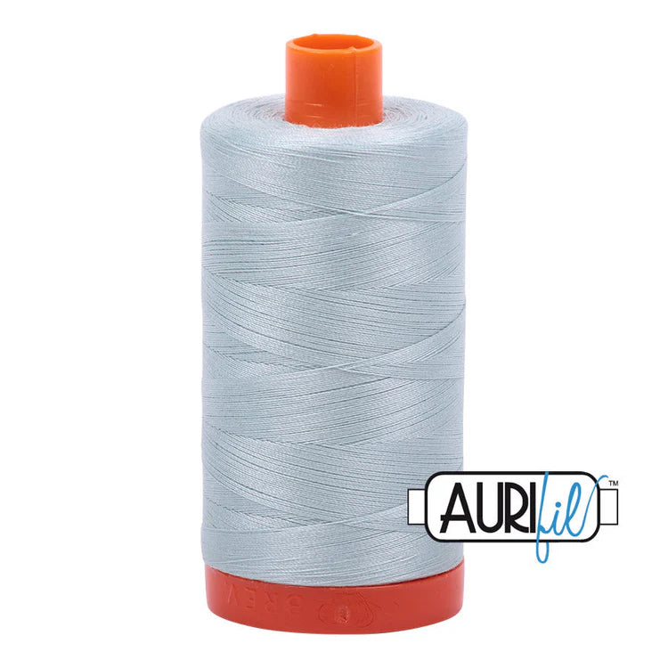 garn | aurifil | 50wt 1300m | light grey blue