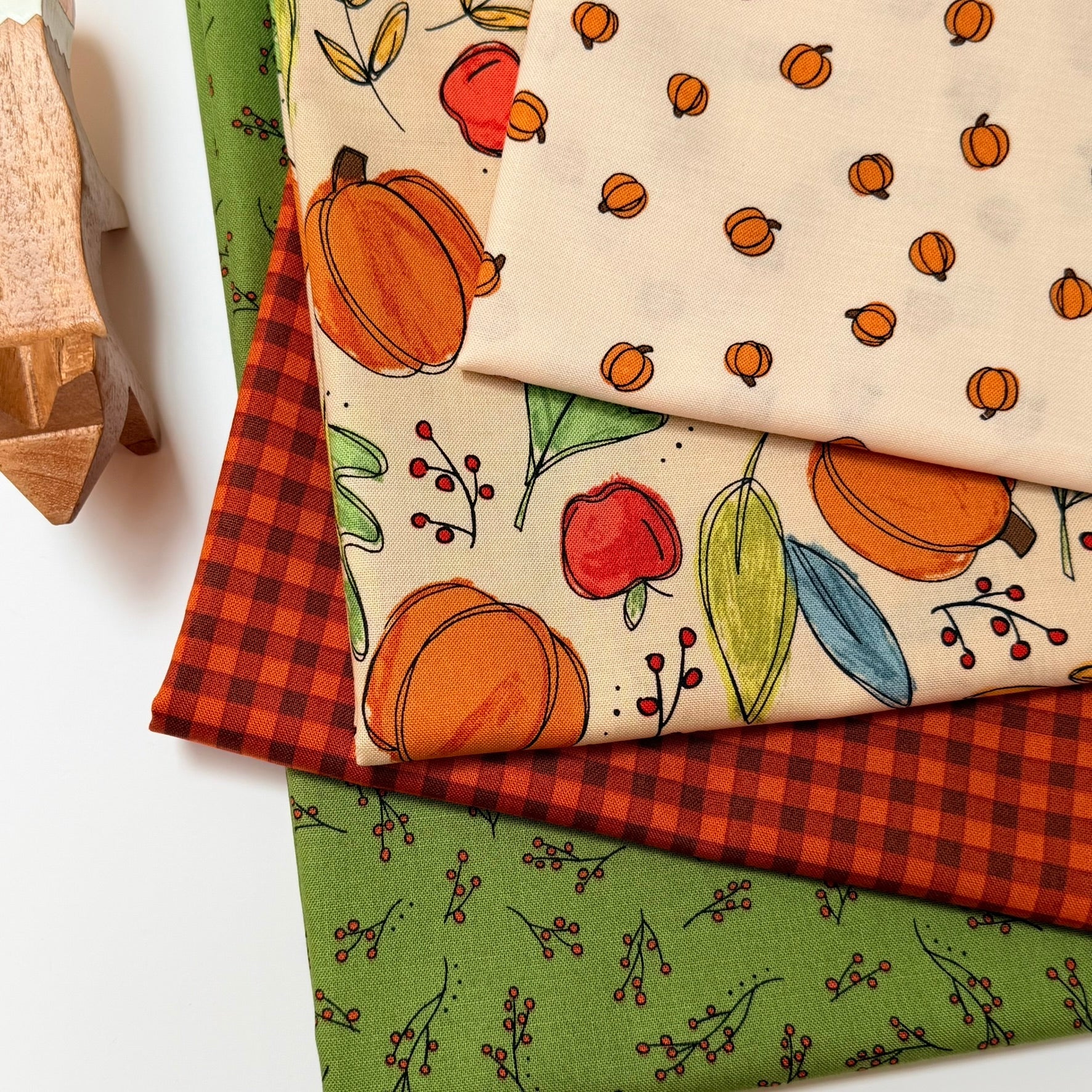 andover fabrics | patchworkstoff | harvest home | cozy plaid ochre - floydthefox