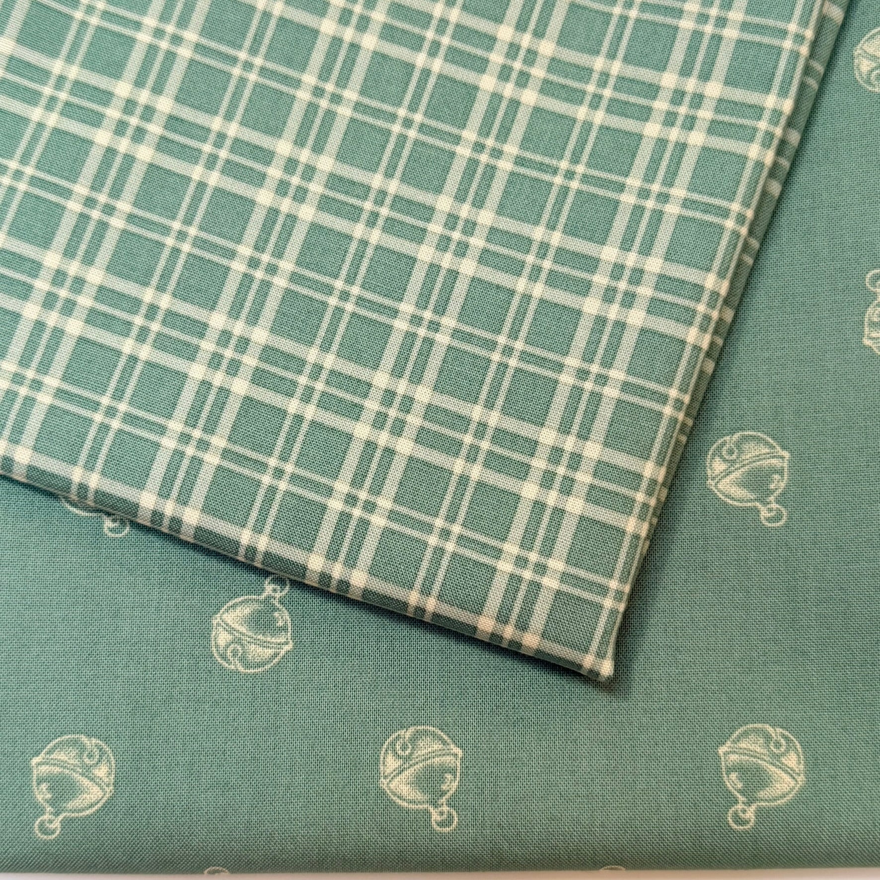 andover fabrics | patchworkstoff | jingle bell | pajama plaid vintage blue - floydthefox