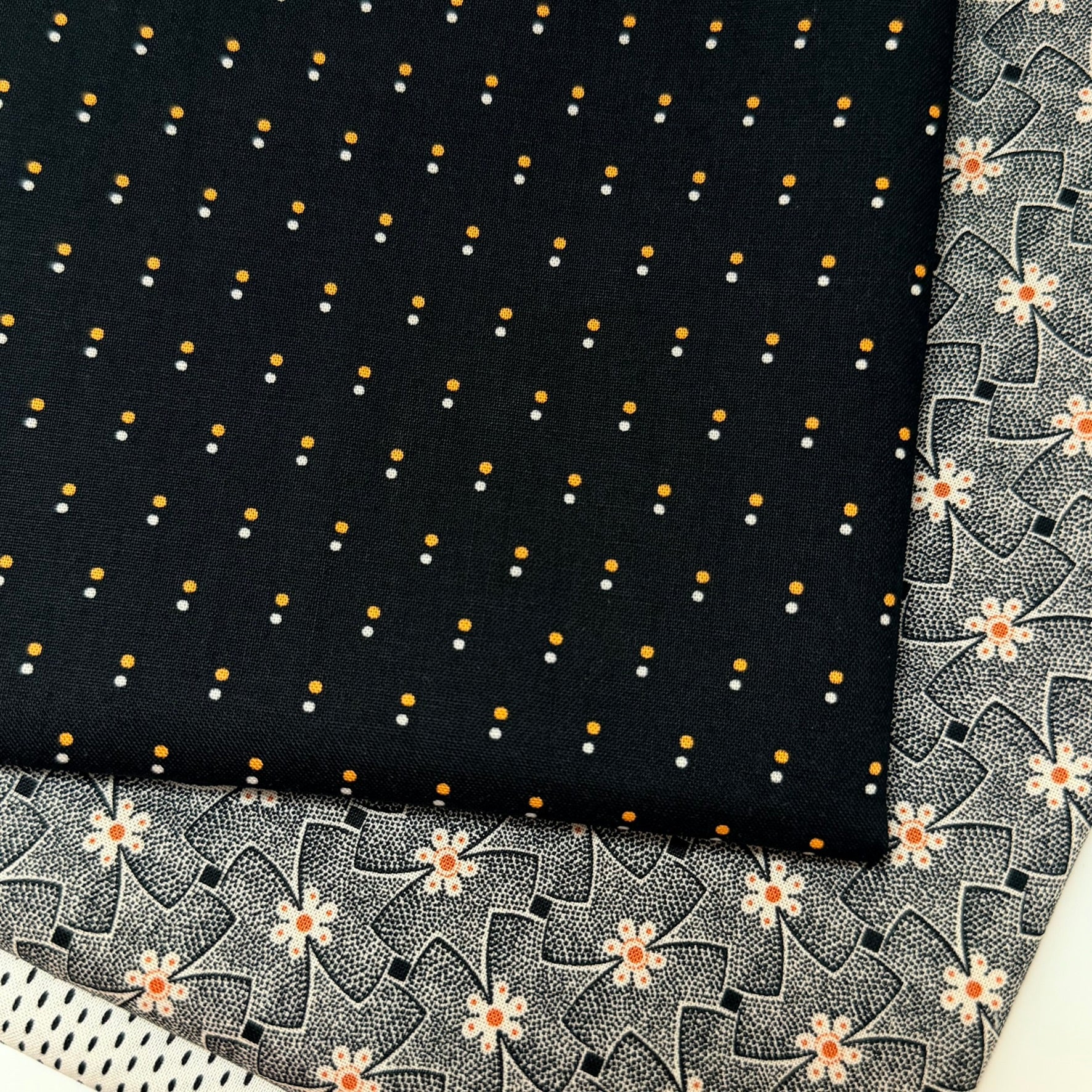 andover fabrics | patchworkstoff | nightfall | shadow dot black - floydthefox