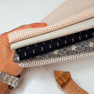 andover fabrics | patchworkstoff | nightfall | whirly gig cream - floydthefox