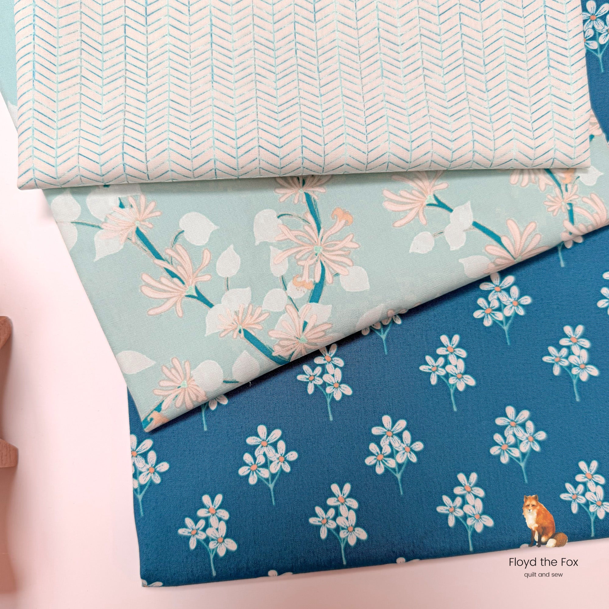 art gallery fabrics | patchworkstoff | gulf breeze | lagoon drift - floydthefox