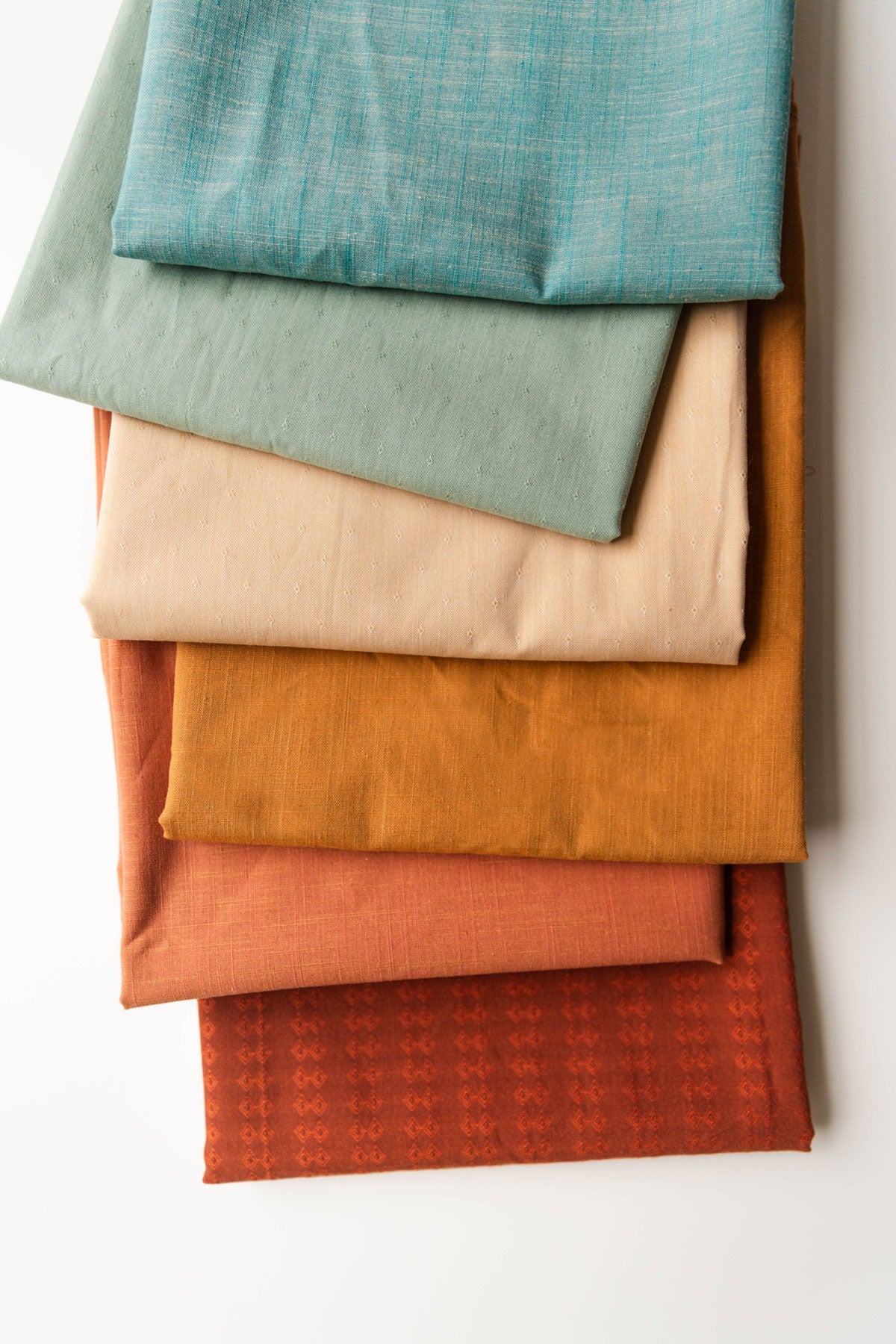 art gallery fabrics | wildflower wovens | diamonds in poinsettia - floydthefox