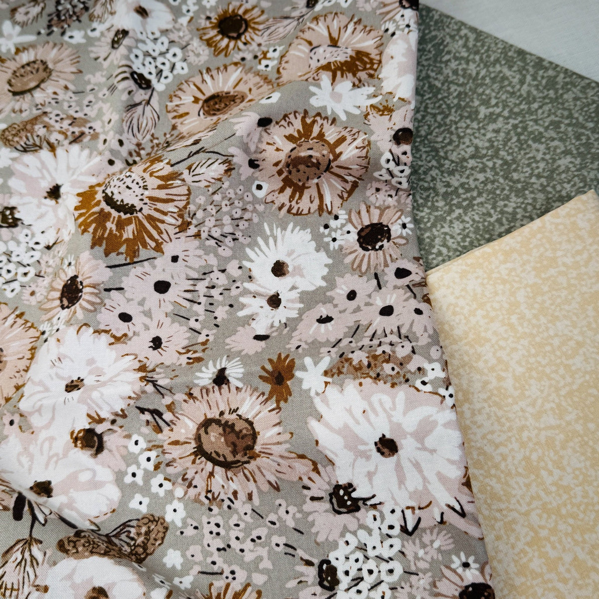 figo fabrics | patchworkstoff | blossom breeze | taupe wildflowers - floydthefox