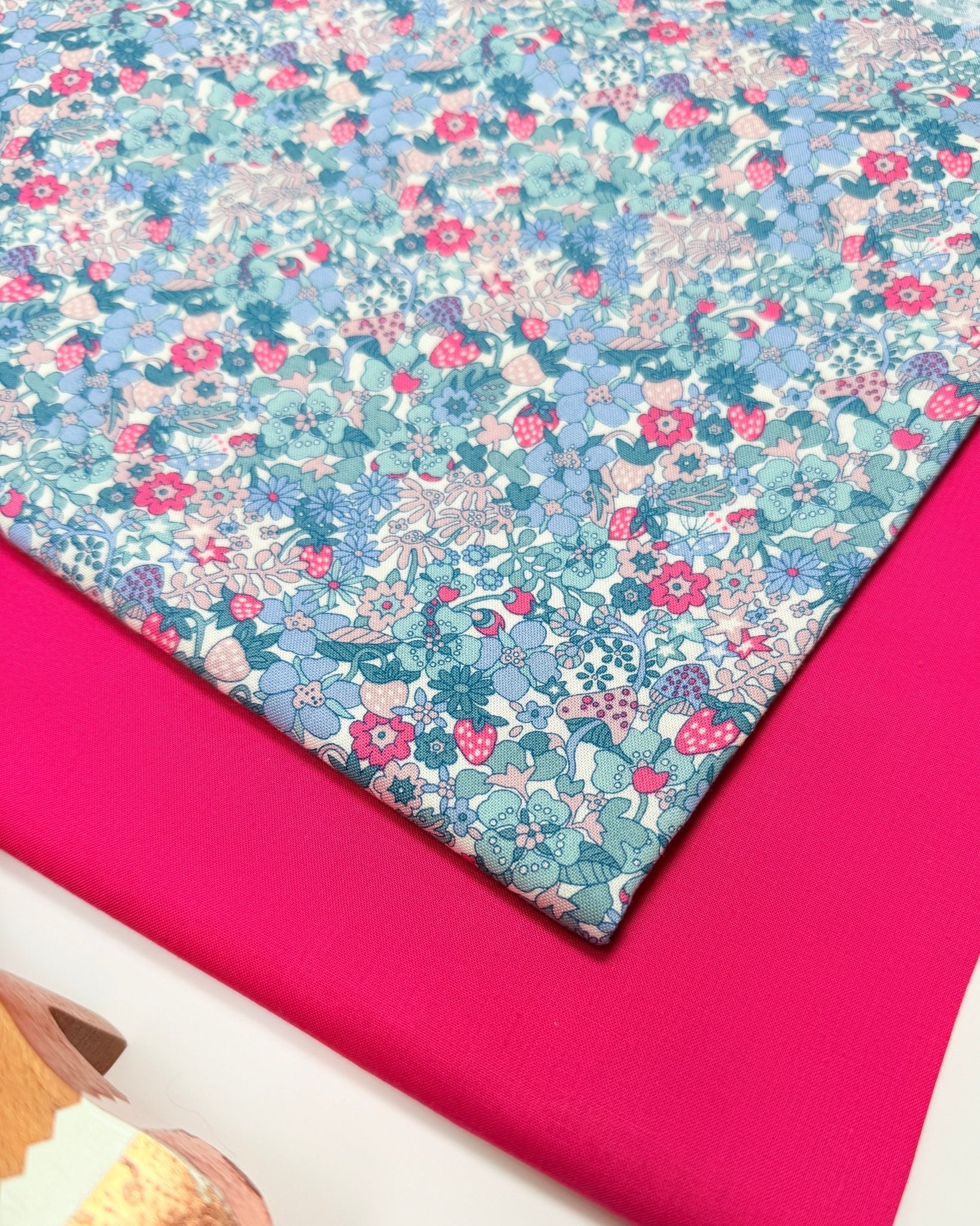liberty fabrics | lasenby quilting cotton | flowertop forest - floydthefox