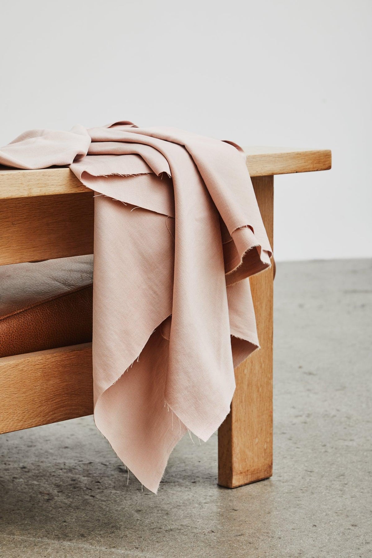 meet milk | sera weighty | powder pink - floydthefox