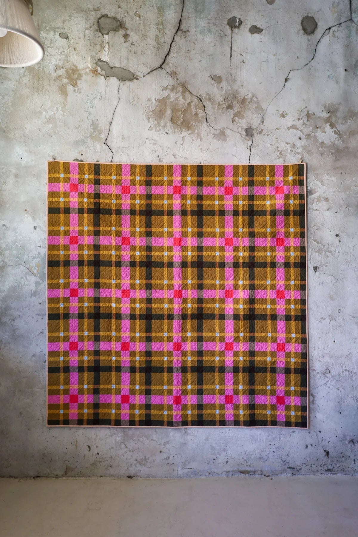 quiltkit | lo and behold stitchery | petit plaid | schneewittchen - floydthefox