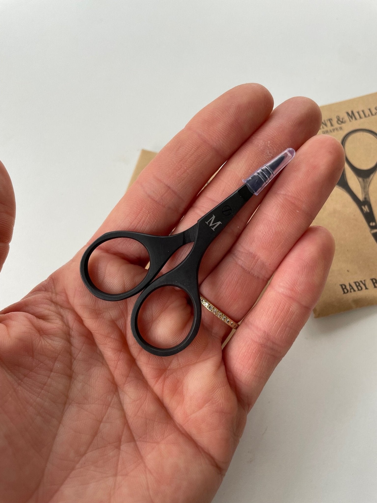 merchant &mills baby bow schere - floydthefox